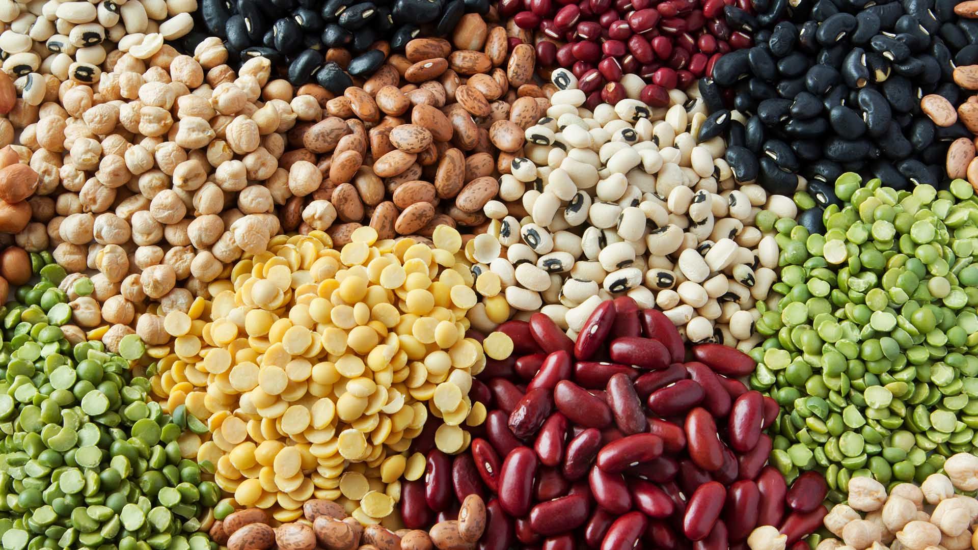 Assorted pulses spread out